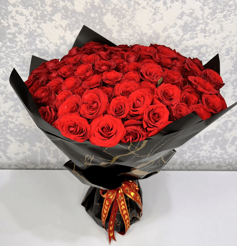 100-red-roses-bouquet-enhanced