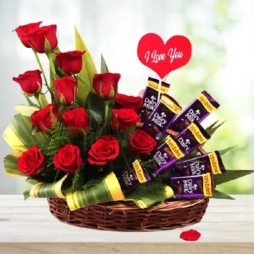 parliz-bouquet-red-roses-and-chocolate-harmony-a-unique-expression-of-love