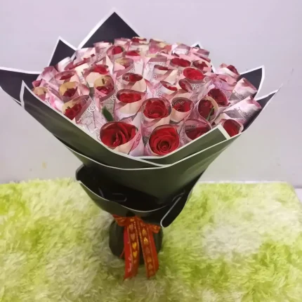 red-roses-and-money-bouquet