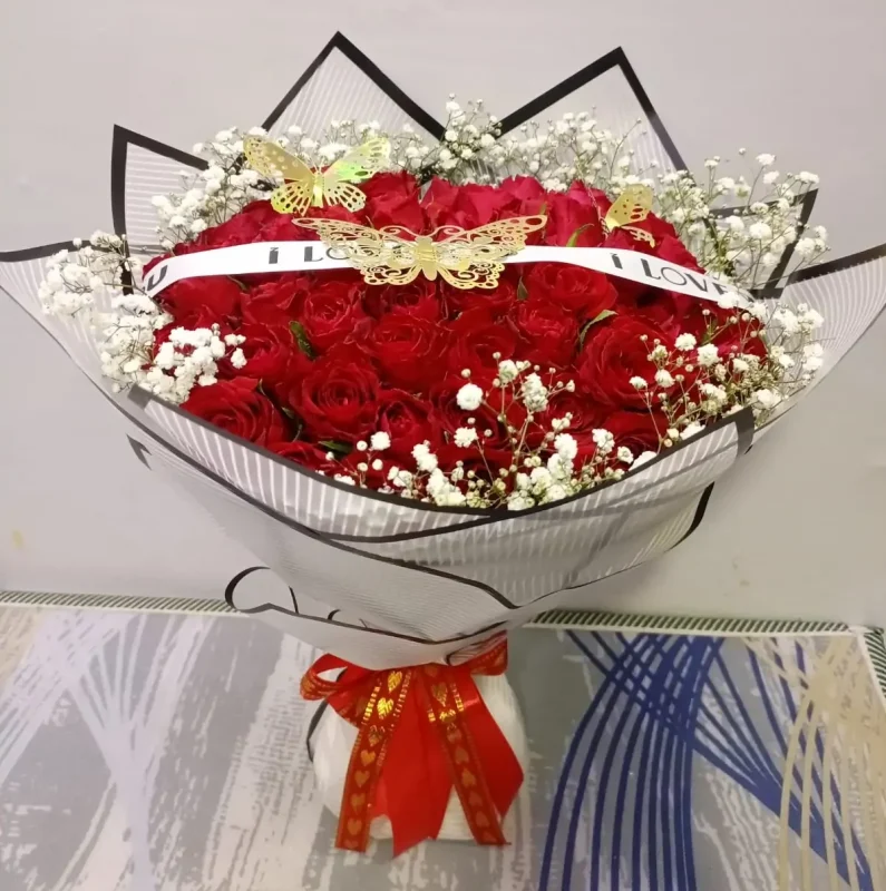 red-roses-bouquet