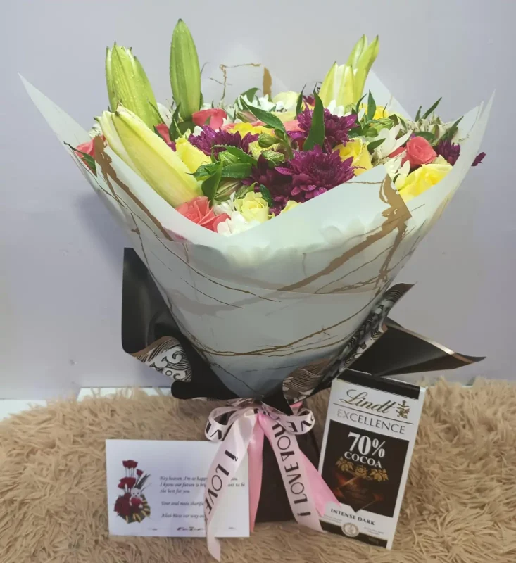 royal-bouquet-and-chocolate