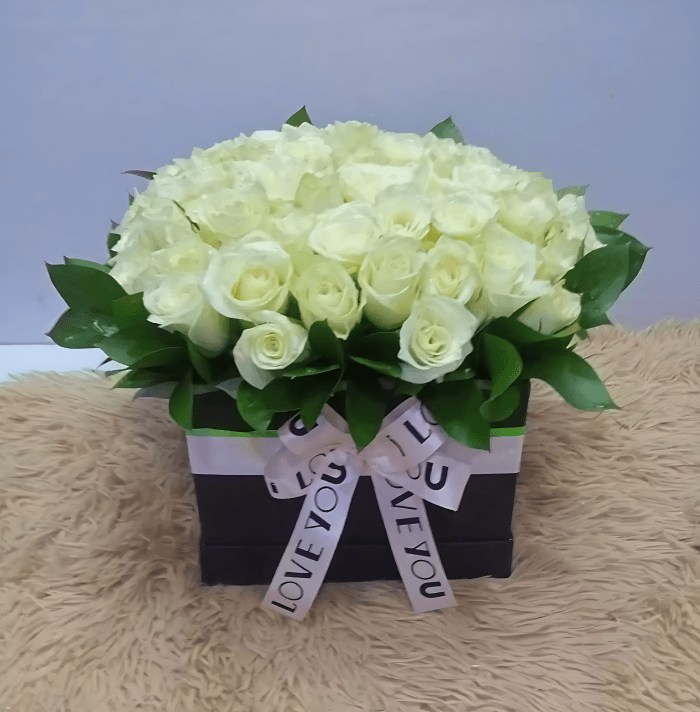 tropical-white-hat-box-bouquet-enhanced