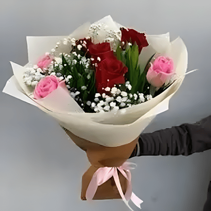 radiant-love-bouquet-a-symphony-in-red-and-pink